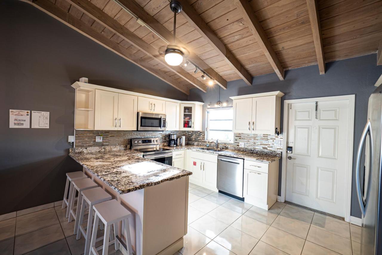 Вілла Newly Renovated 3Br2Ba Duplex With Private Dock Key Colony Beach Екстер'єр фото